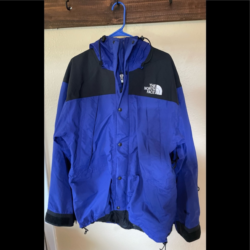 North Face Gore-tex Mountain men's jacket. Barely used heavy duty jacket